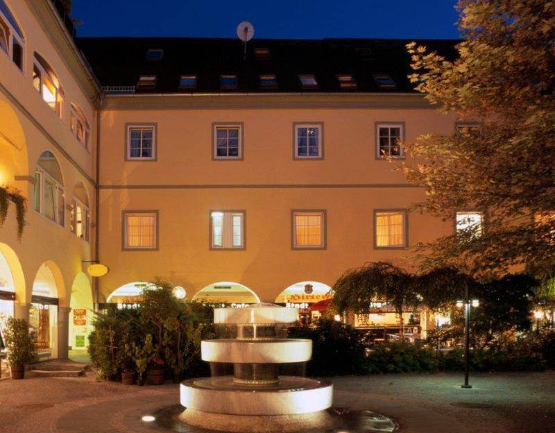 Hotel Goldener Brunnen Klagenfurt am Woerthersee Kültér fotó